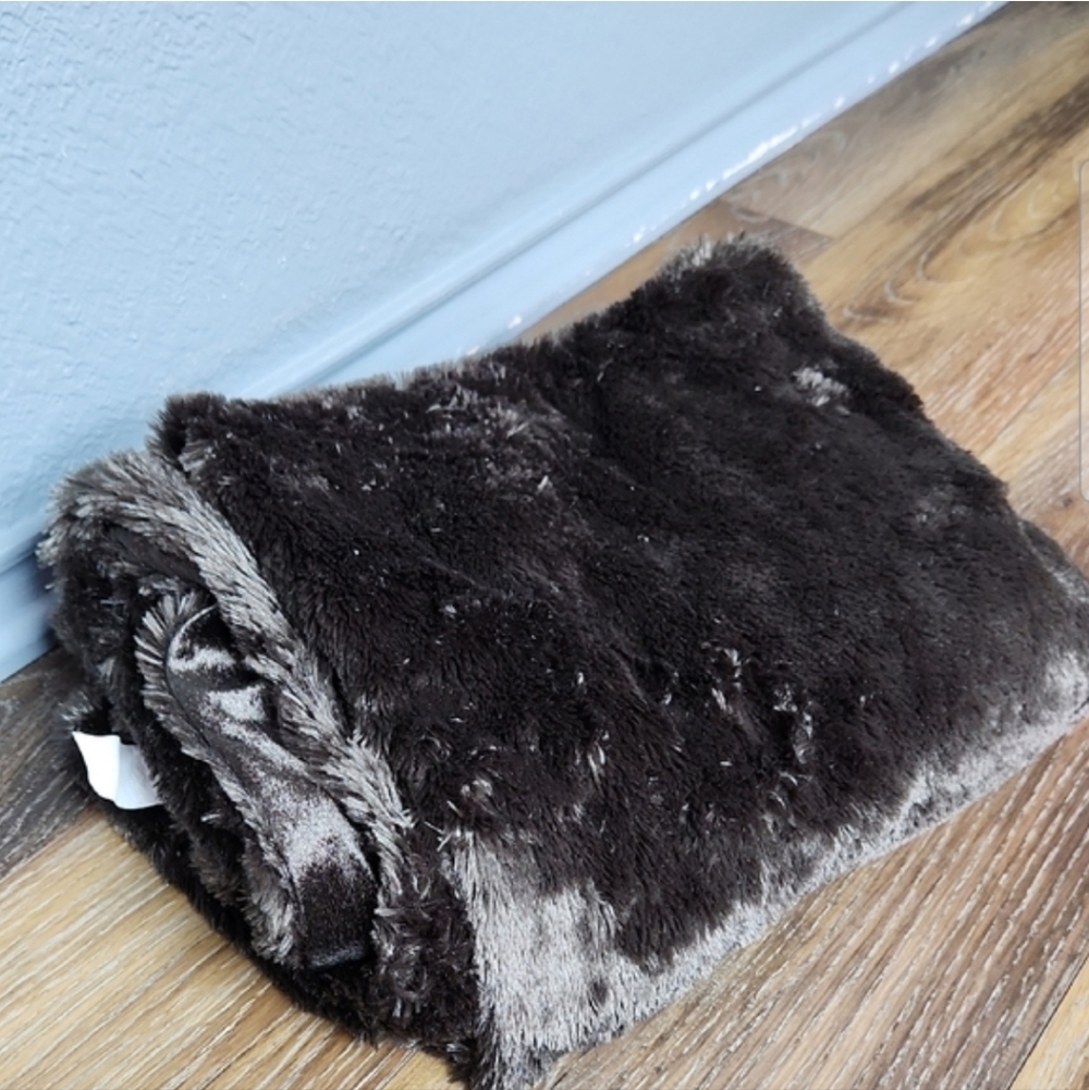 Brown Polyester Double Sided Throw Blanket